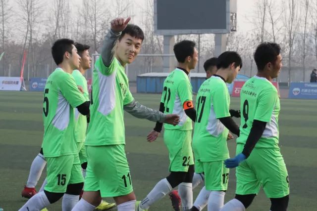 周琦缺阵首钢轻取福建 高诗岩16+12山东胜广州