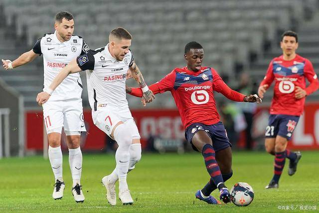 费尔德34+14张宁23+8赵嘉义21分 山西大胜青岛